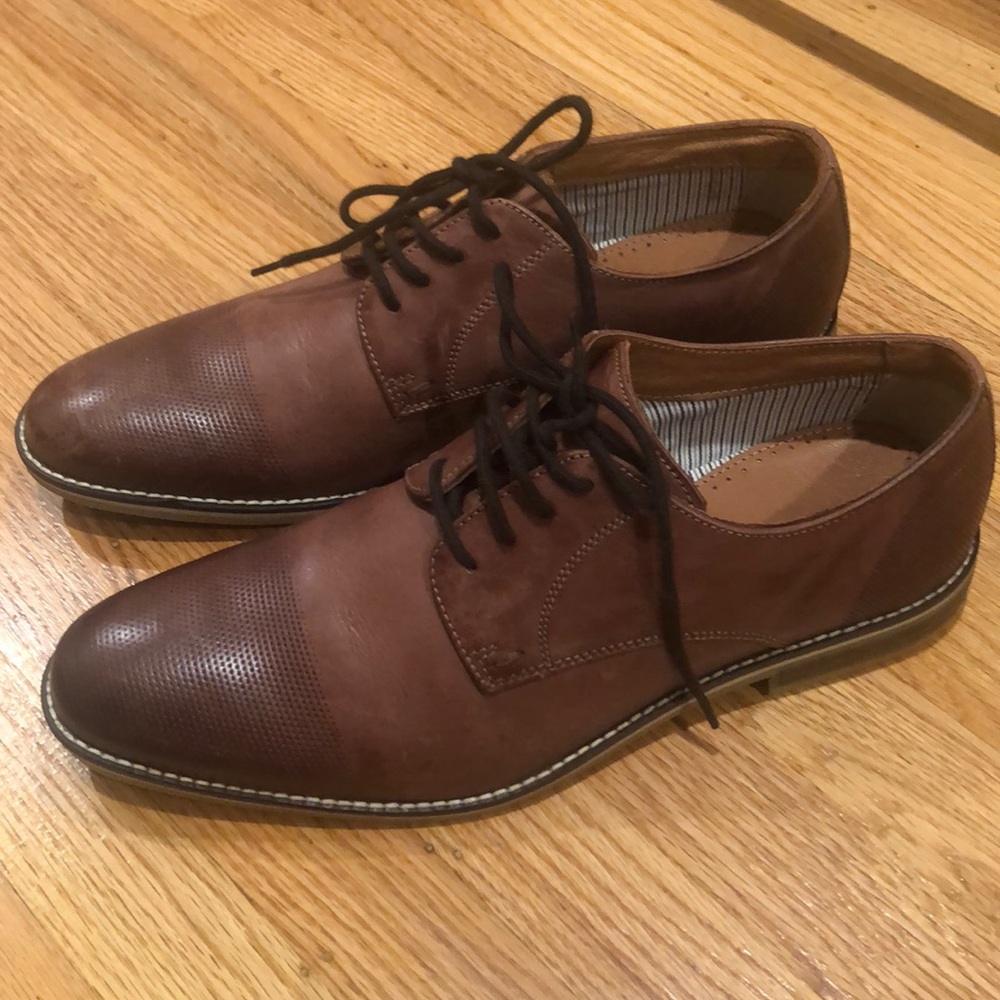 Men’s Alfani Chadwick lace up dress shoes. Size 11